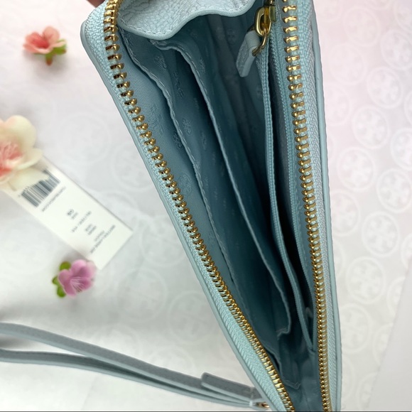 ✨Tory Burch Britten Large Zip Pouch Wristlet - Picture 4 of 7